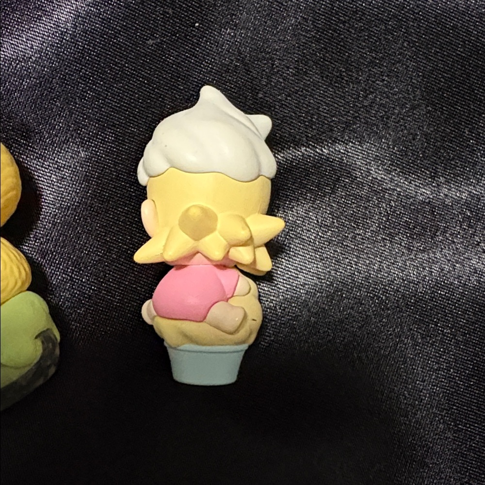 POP MART POP BEAN Bundle of 6 POP Beans - Picture 5 of 16